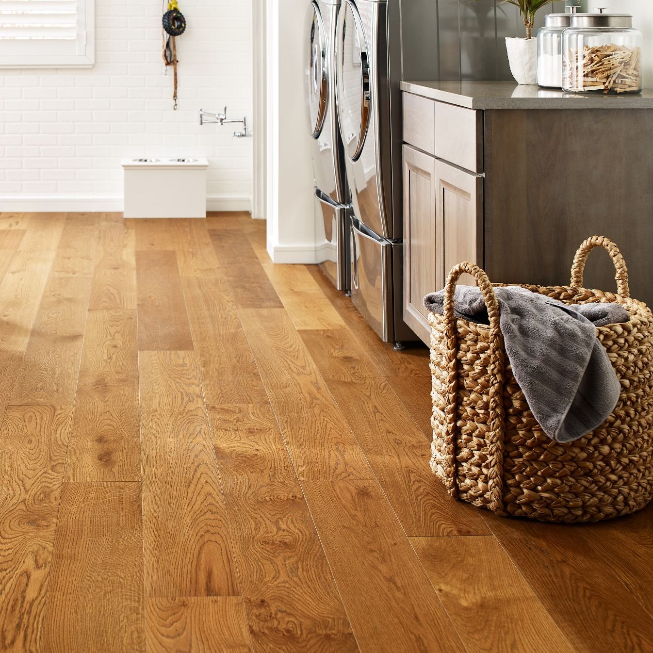 Basket laundry in the kitchen from Flooring Central in La Plata